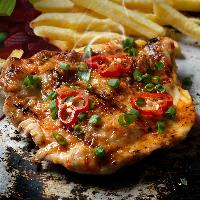 1/2 Pardos Parrillero hot con papas fritas y guarnición de ensalada Pardos