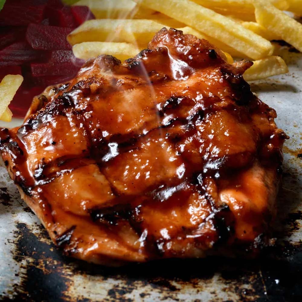 1/2 Pardos Parrillero BBQ con papas fritas y guarnición de ensalada Pardos