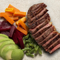 Bife a la parrilla solo con ensalada